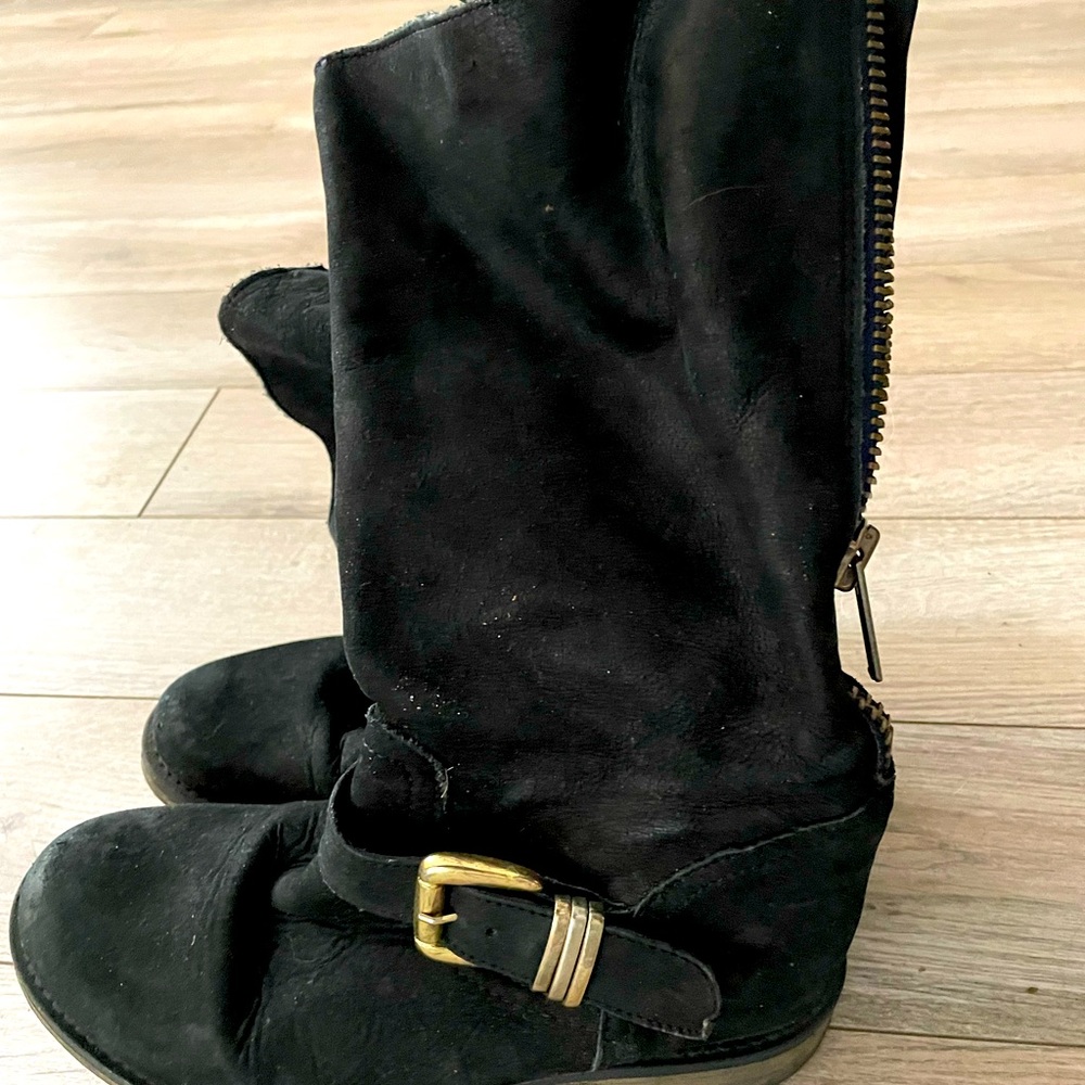Maddie girl boots suede & a little leather. Very comfy.